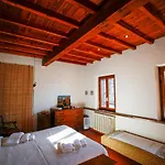 Casolare Oltre Il Cielo With Swimming Pool 3* Поркари